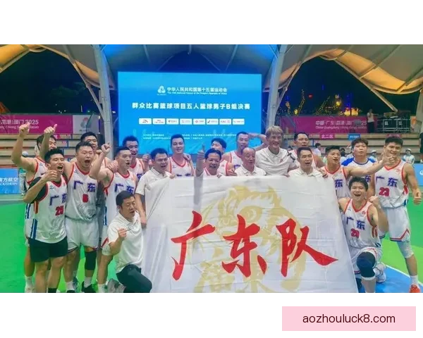 广东队迎战北京队 全力争夺季后赛席位 赛场对决引爆球迷热情